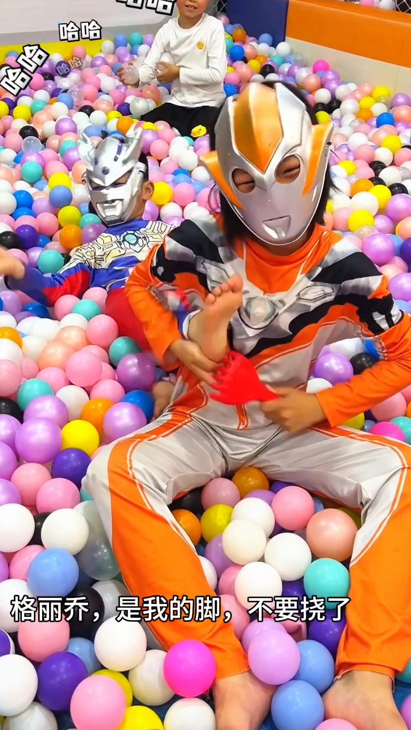 赛罗奥特曼跳舞小游戏(赛罗奥特曼跳舞小游戏怎么玩)