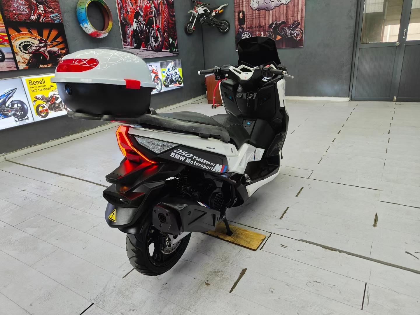 摩托车铠甲勇士(铠甲勇士摩托车队)