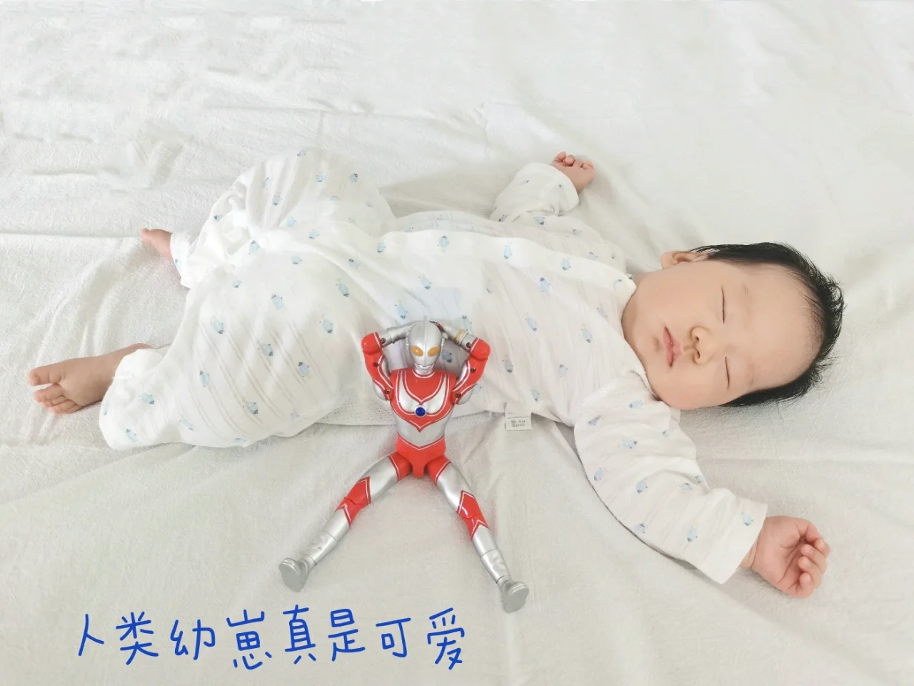 奥特曼自拍照(奥特曼自拍照剪刀手)