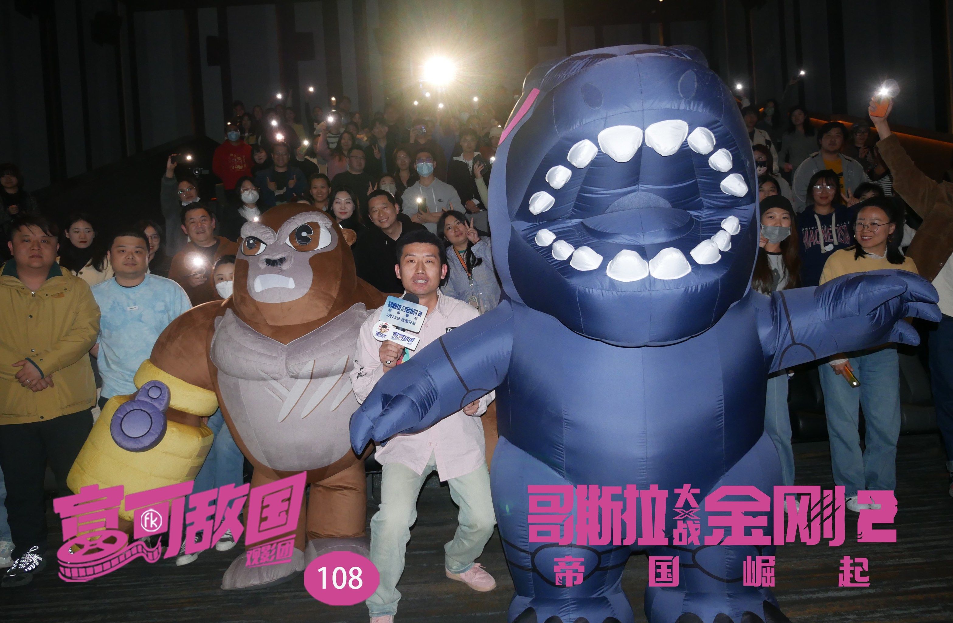 奥特曼和芭比和怪兽(奥特曼玩具芭比公主玩具)