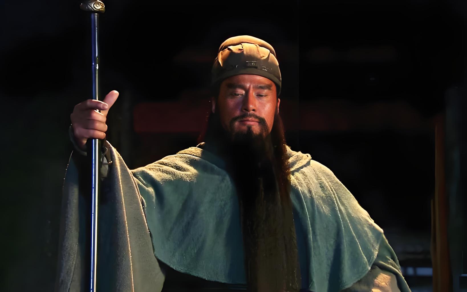 三国抽烟图片(三国抽烟搞笑图片)