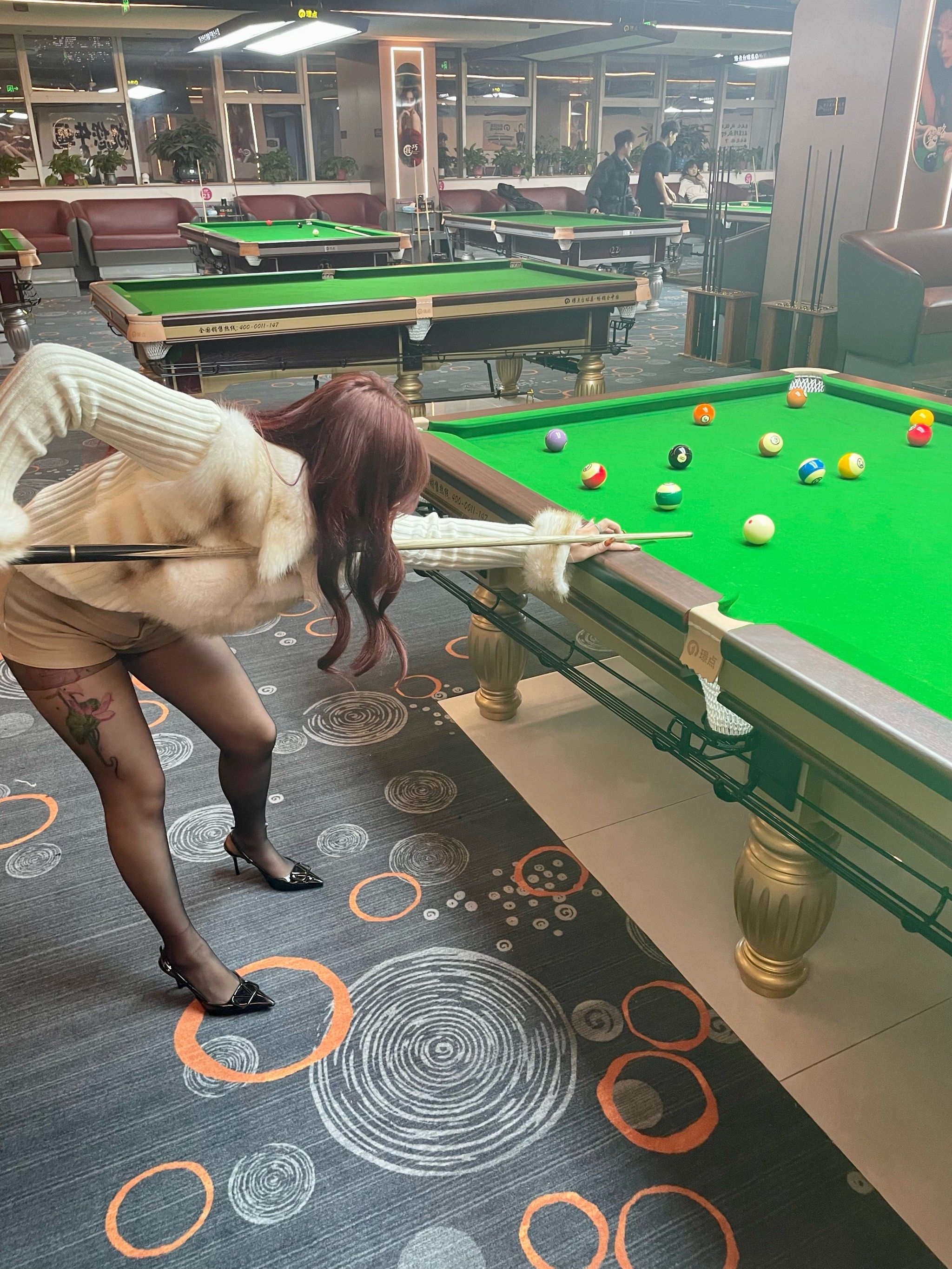 美女桌球破解版(美女桌球破解版游戏)