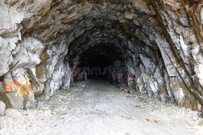 废弃矿井逃生攻略三(废弃矿井逃生完整版攻略)