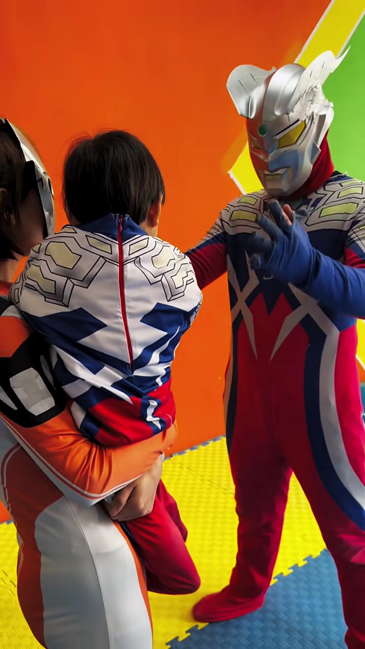 奥特曼还有奥特曼打架(奥特曼还有奥特曼打架吗)