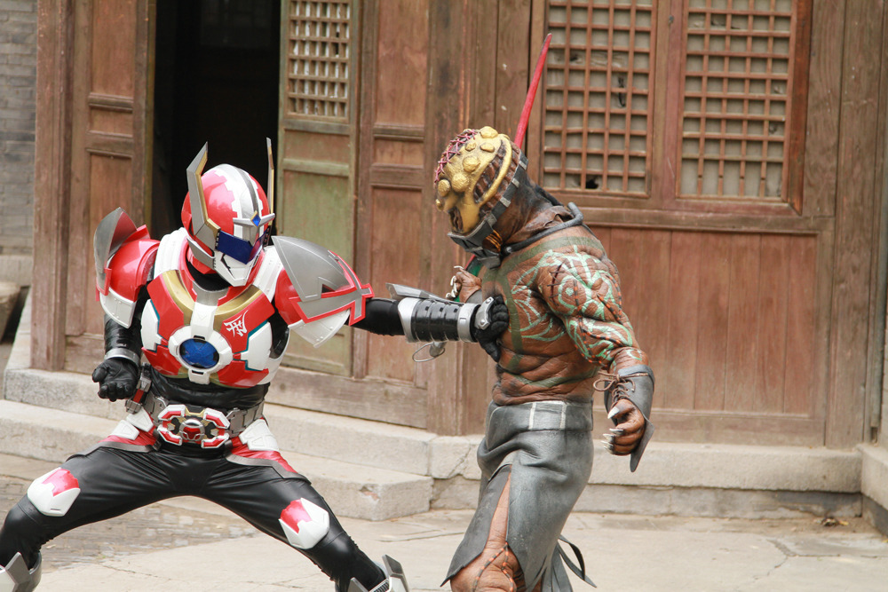 铠甲勇士激斗转2(铠甲勇士激斗转炎龙登场)