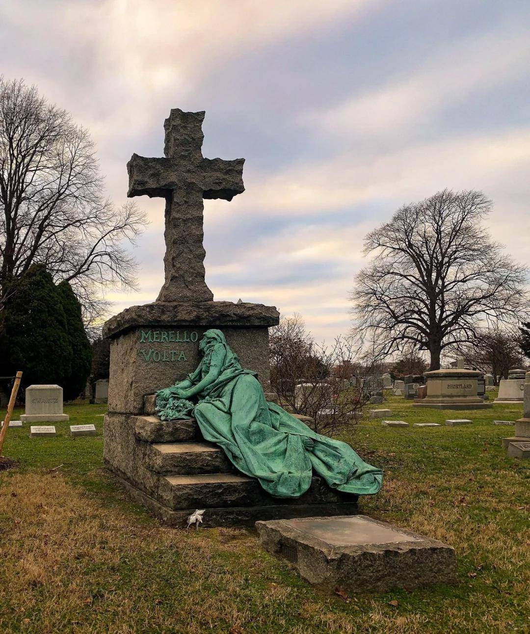 外国墓地逃脱攻略(外国墓地逃脱攻略图)