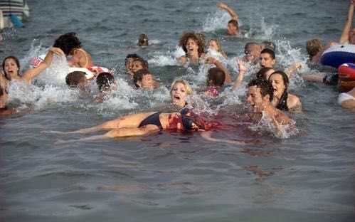 疯狂吃人鱼破解版(疯狂吃人鱼破解版中文)