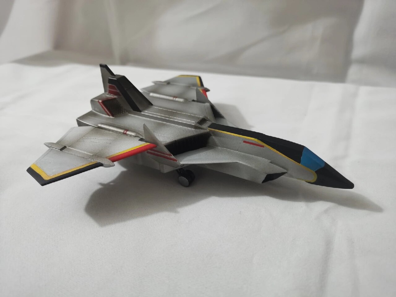 奥特曼的飞机是怎样的(奥特曼的飞机长什么样子)