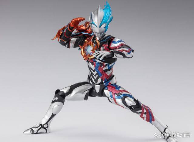 奥特曼的铠甲奥特曼(奥特曼铠甲奥特曼动画片)