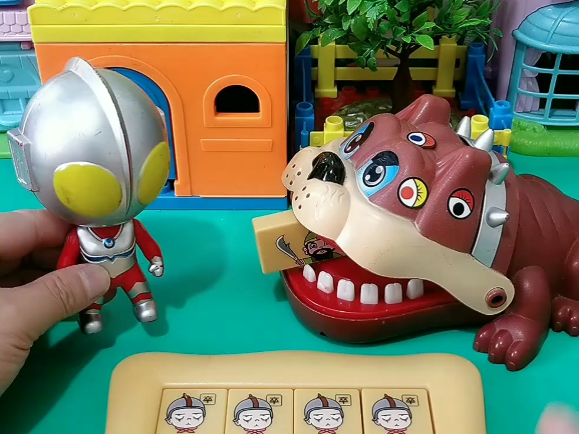 奥特曼找茬4(奥特曼找茬游戏)