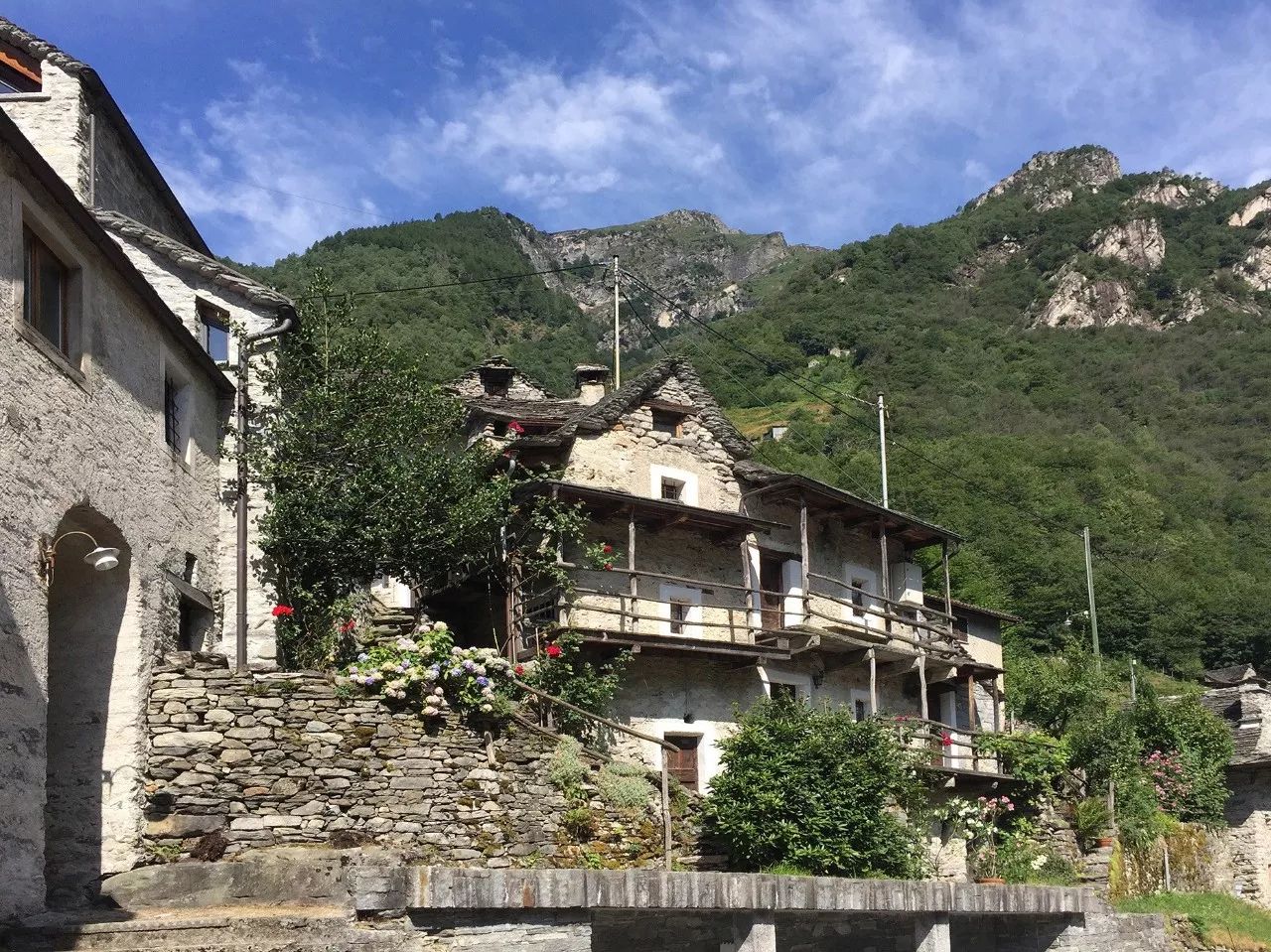 荒废村庄逃脱攻略(荒废村庄逃脱攻略大全)