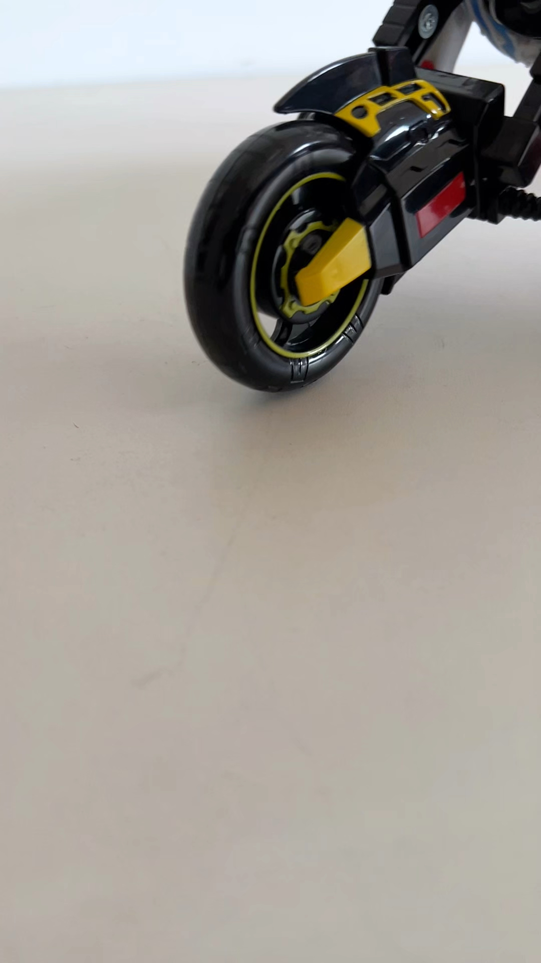 奥特曼的摩托车(奥特曼的摩托车比赛)