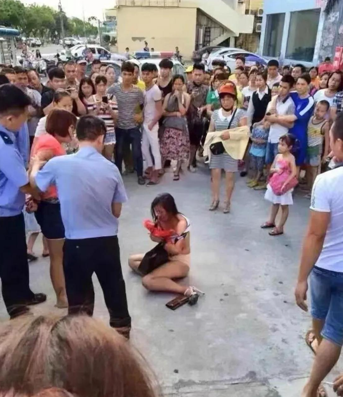 撕掉她的衣服下载地址(撕掉她的衣服下载单机版)