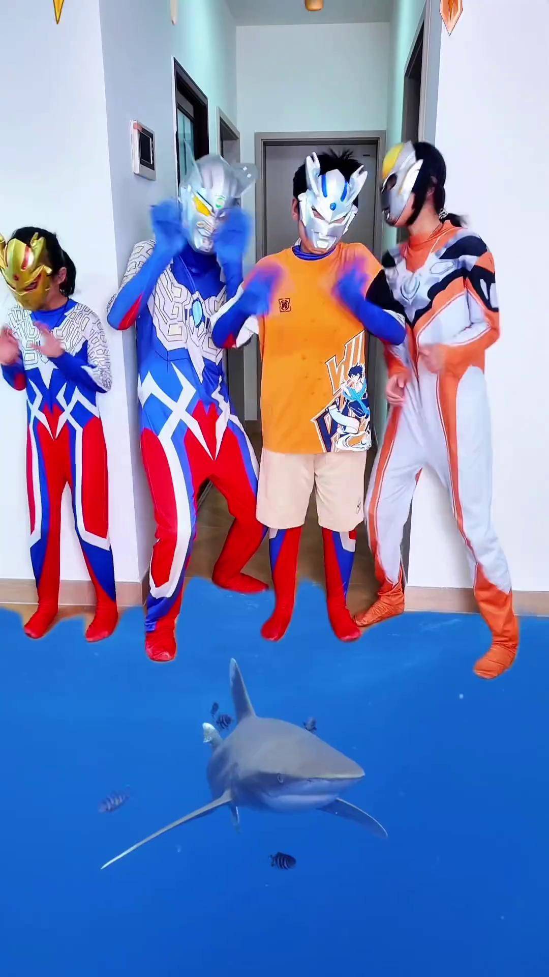 奥特曼打鲨鱼的游戏下载()