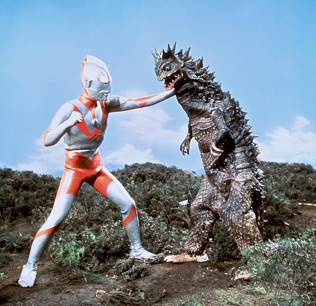 奥特曼横扫怪兽(奥特曼怪兽shf)