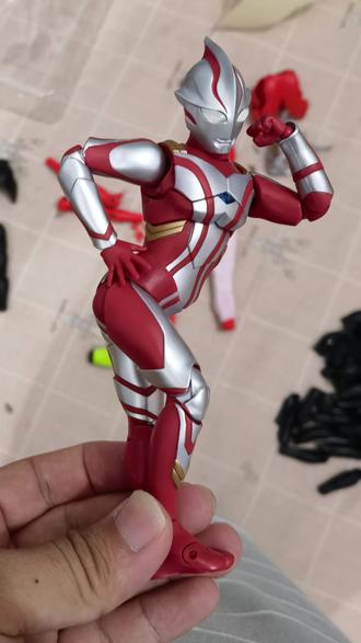 奥特曼玩屁股(奥特曼屁股受伤)