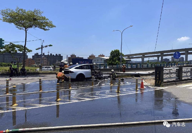 废弃的电车逃脱攻略(废弃的动物园逃脱攻略)