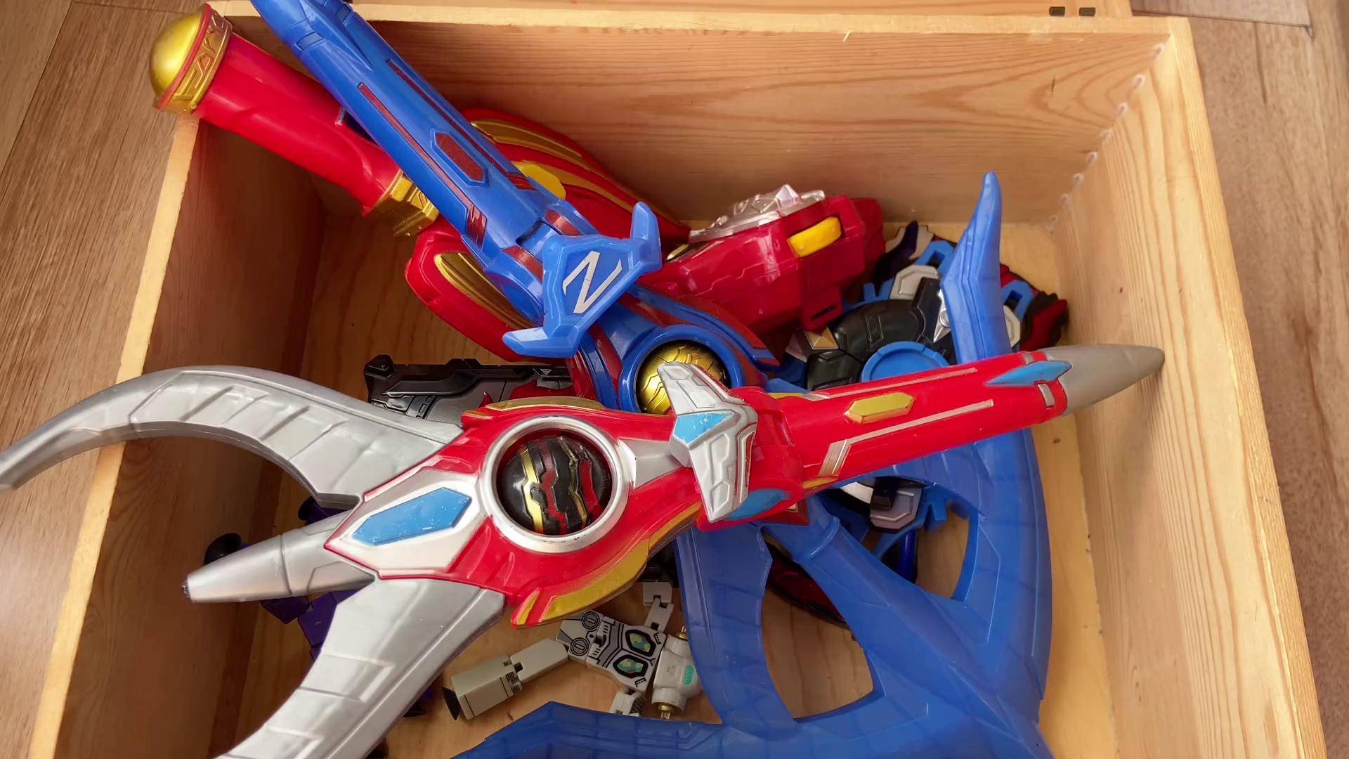 奥特曼传奇怪兽兵器(奥特曼传奇怪兽兵器大全)