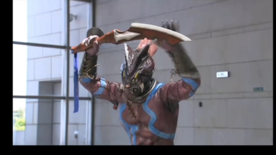 铠甲勇士打怪兽电视(铠甲勇士第一部打怪兽)