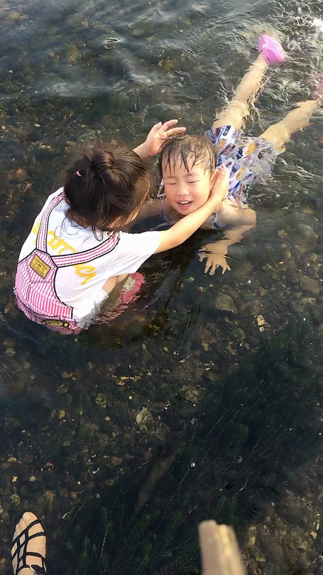 帮妹妹洗澡的游戏攻略(给妹妹洗澡400字作文)