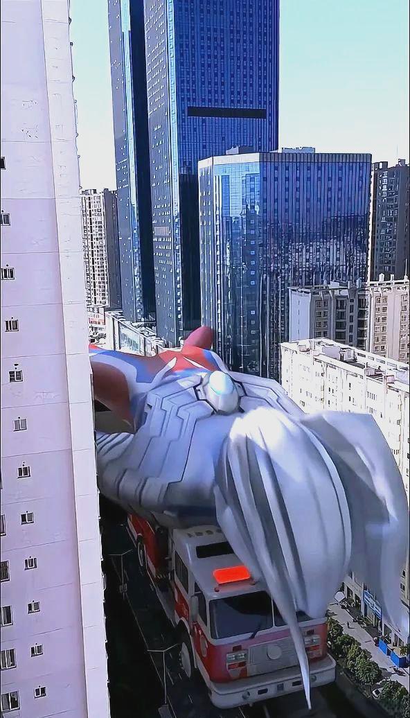 奥特曼的大屁股大巴(奥特曼的屁股是什么样)