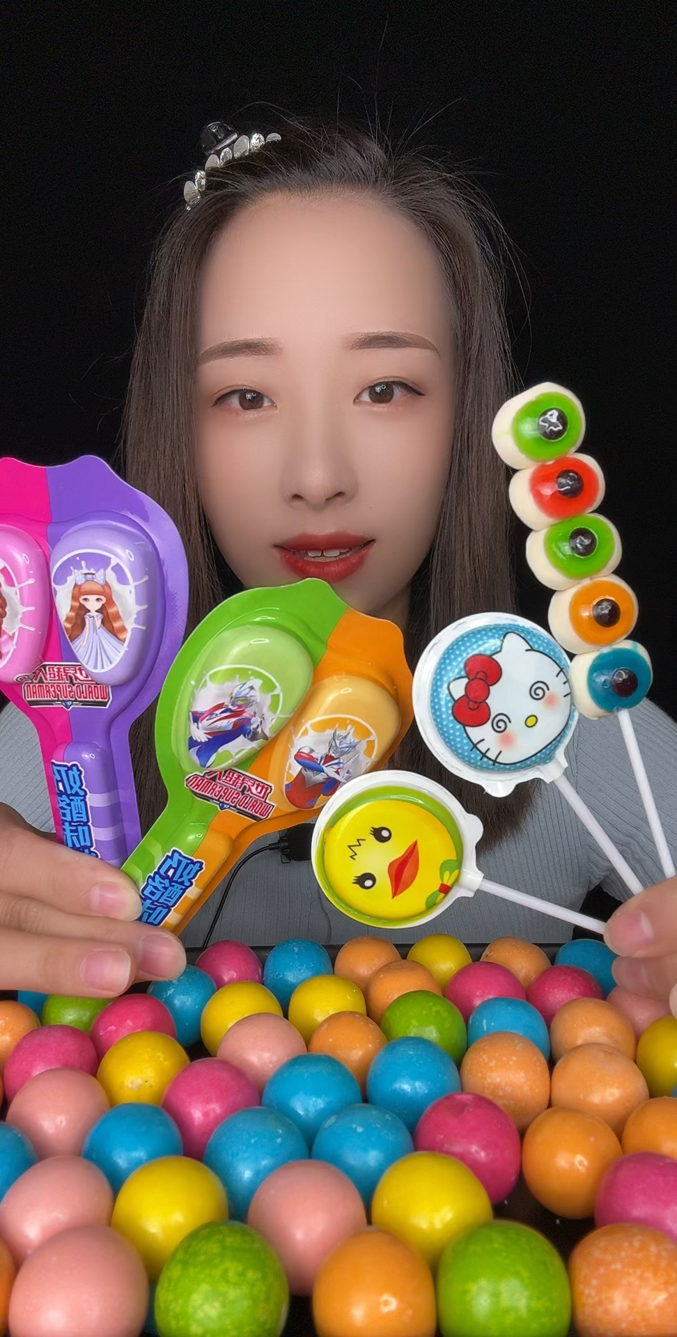 奥特曼来吃棒棒糖(奥特曼吃棒棒糖怎么看)