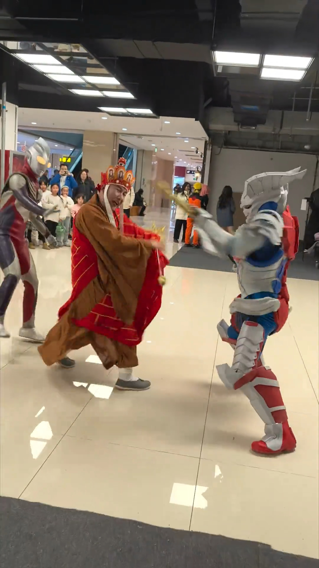 新版的奥特曼打超人(新版的奥特曼打超人是哪一集)