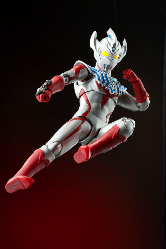 奥特曼联手无敌版动作(奥特曼兄弟联手2无敌版手机版)