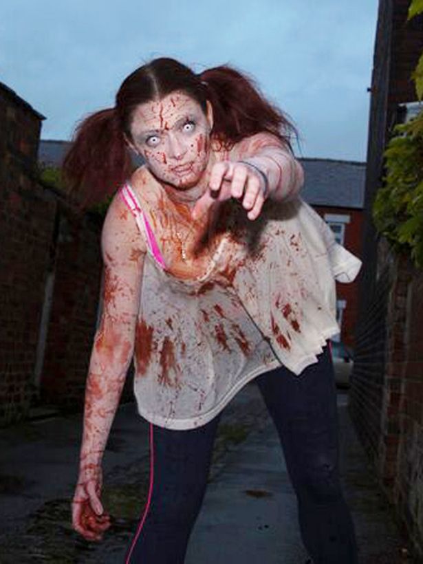 cf女角色被僵尸绑架(cf女角色被僵尸绑架视频)