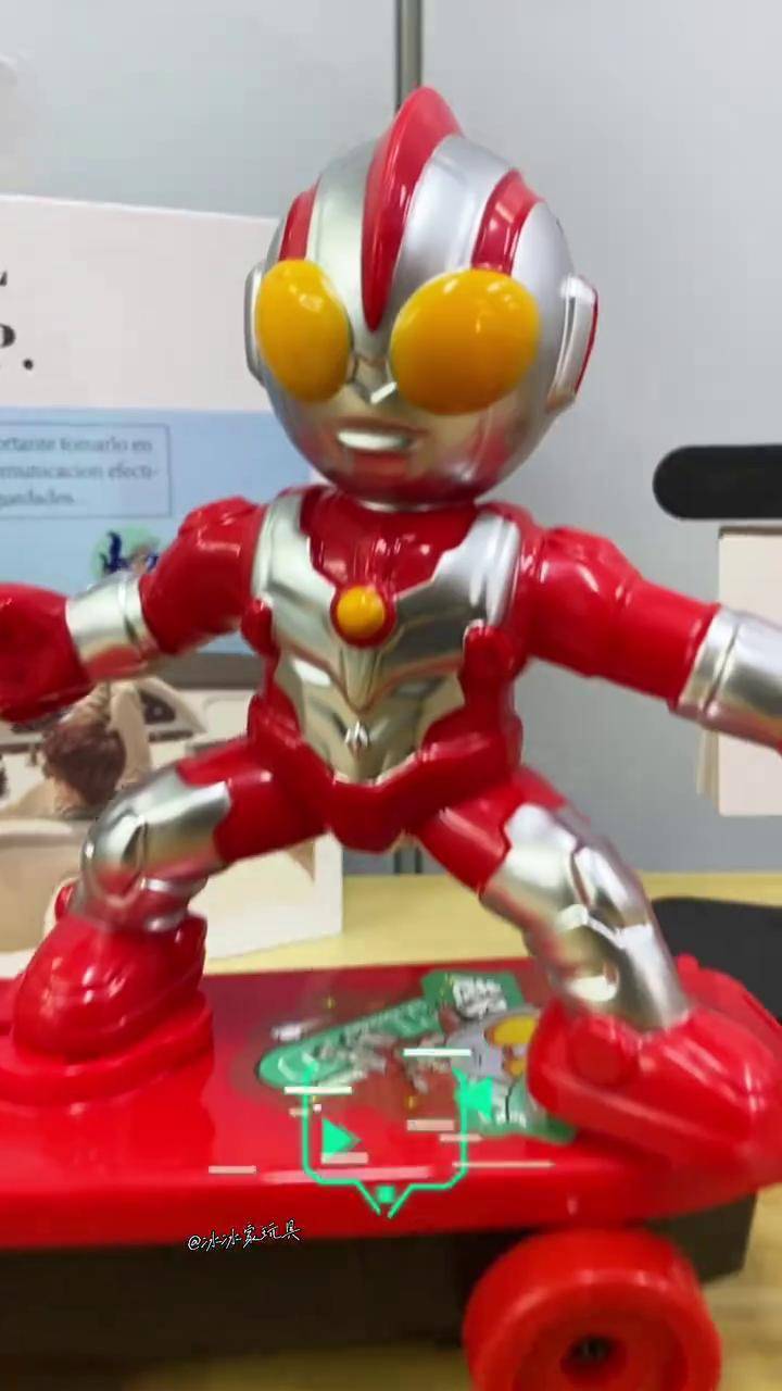 奥特曼滑板的图片大全(奥特曼滑板的图片大全简笔画)